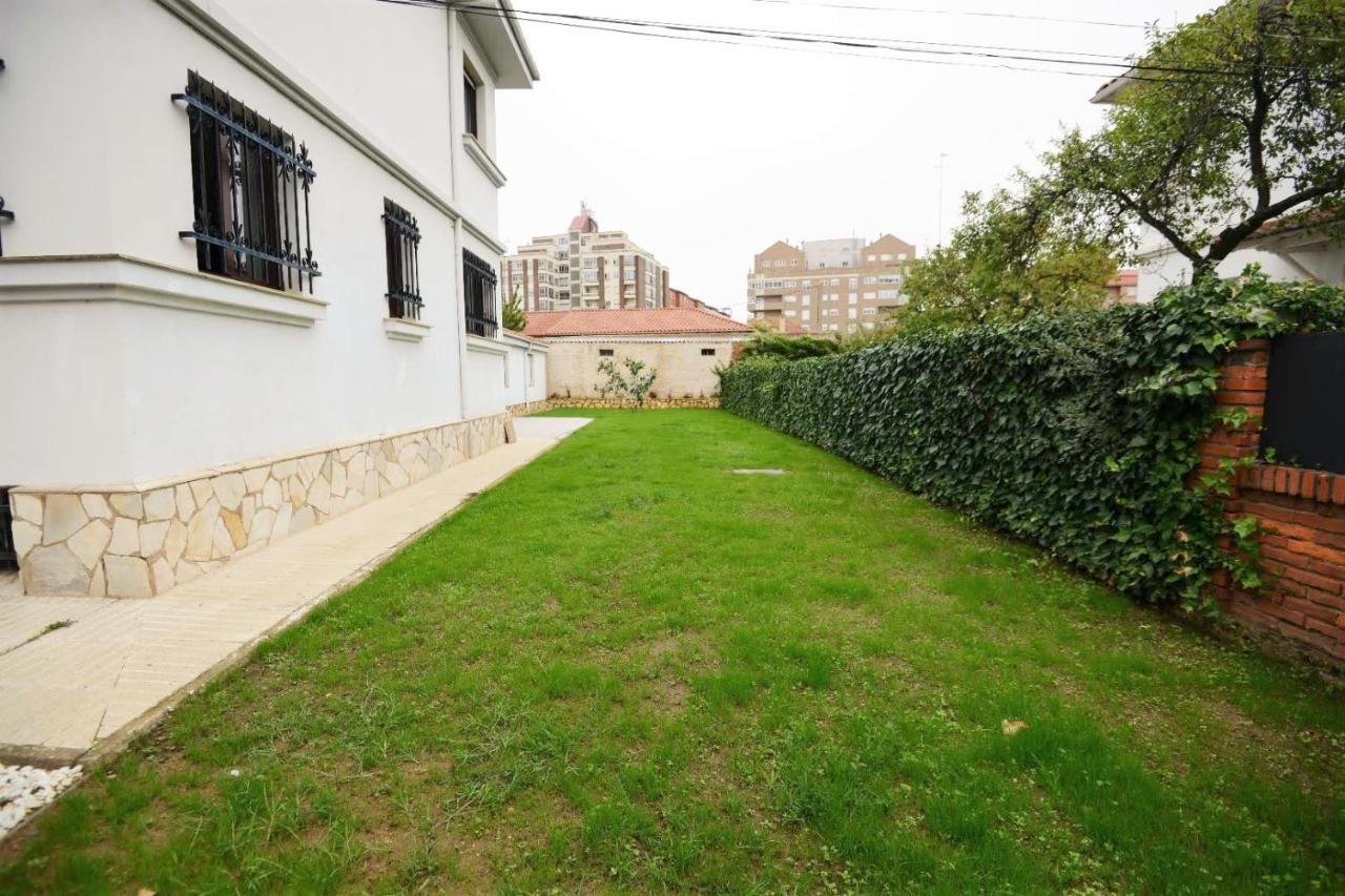 Villa Housing Leon Casa Con Jardin Exterior foto